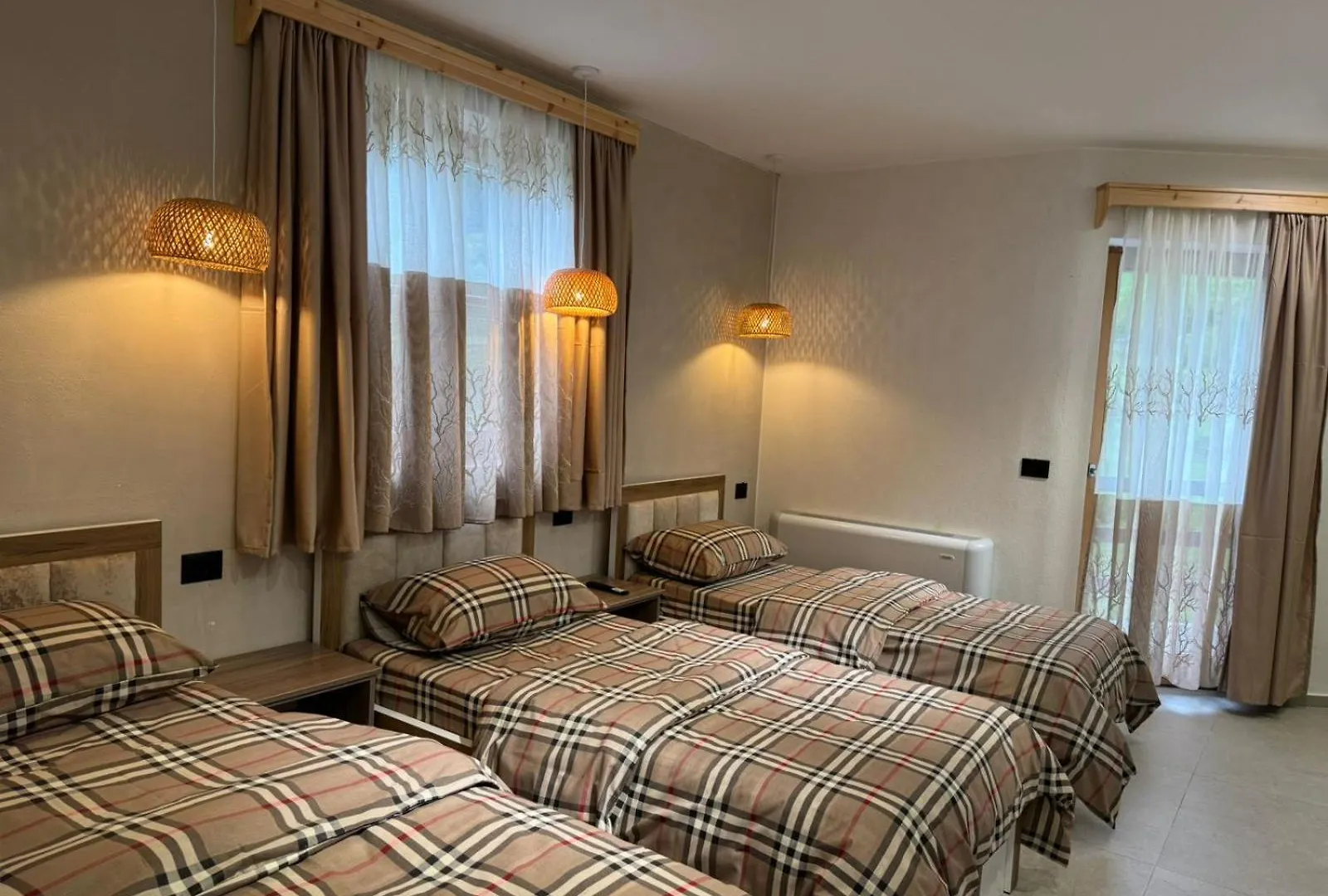 Guest house Hotel Restaurant Radomira Ceren Albania