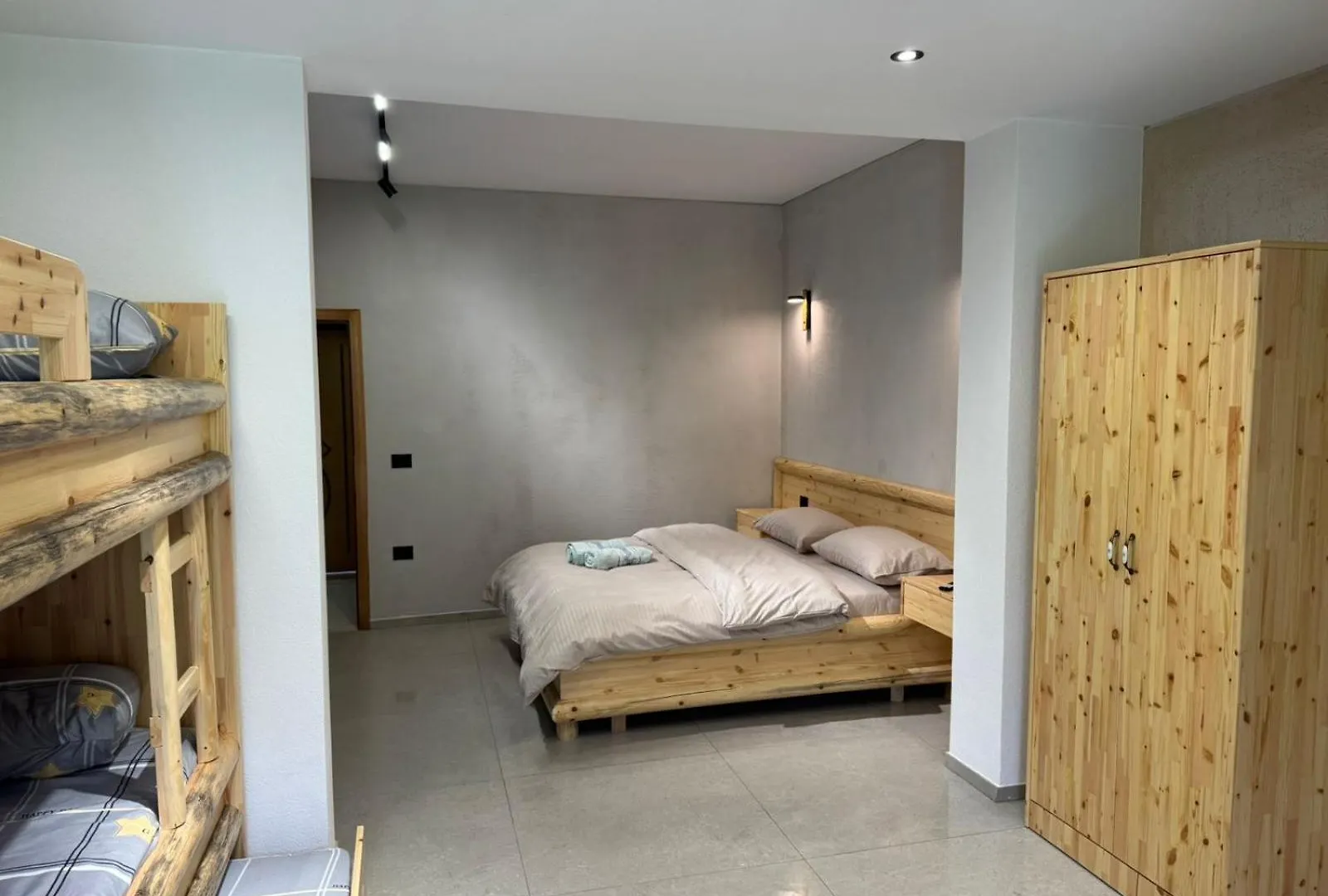 Guest house Hotel Restaurant Radomira Ceren