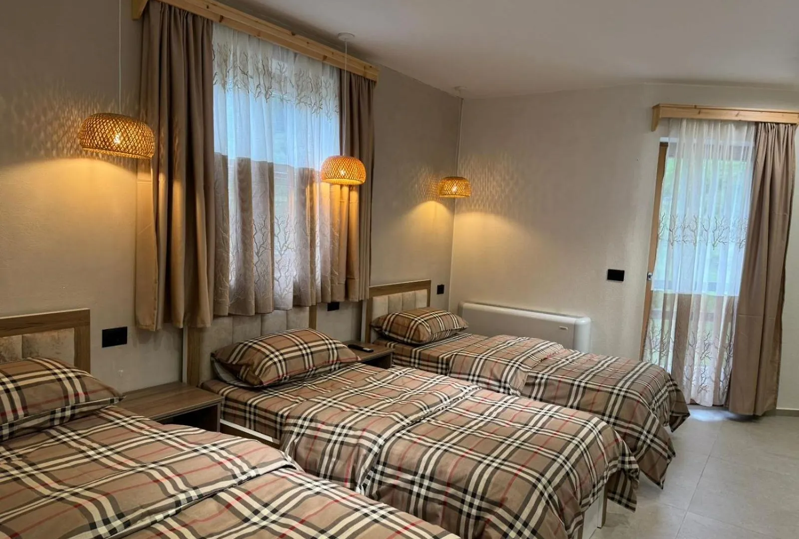 Hotel Restaurant Radomira Ceren 0*,