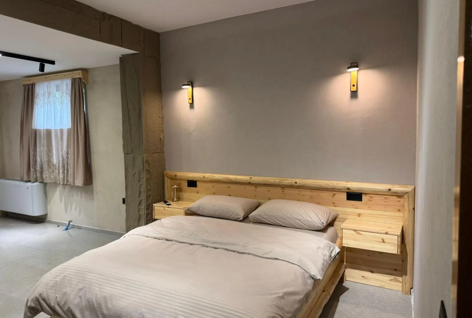 Hotel Restaurant Radomira Ceren 0*,  Albanie